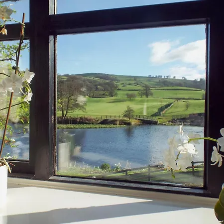 Four Seasons * Staveley (Cumbria)